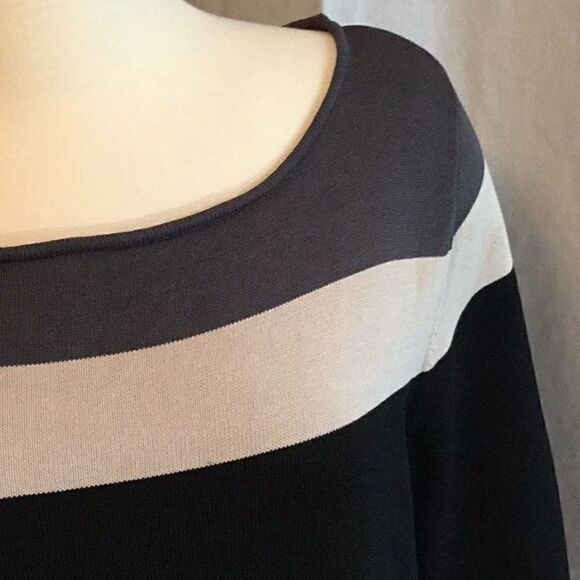 Pull on sweater type dress in large by EVAN PICONE - Picture 4 of 8